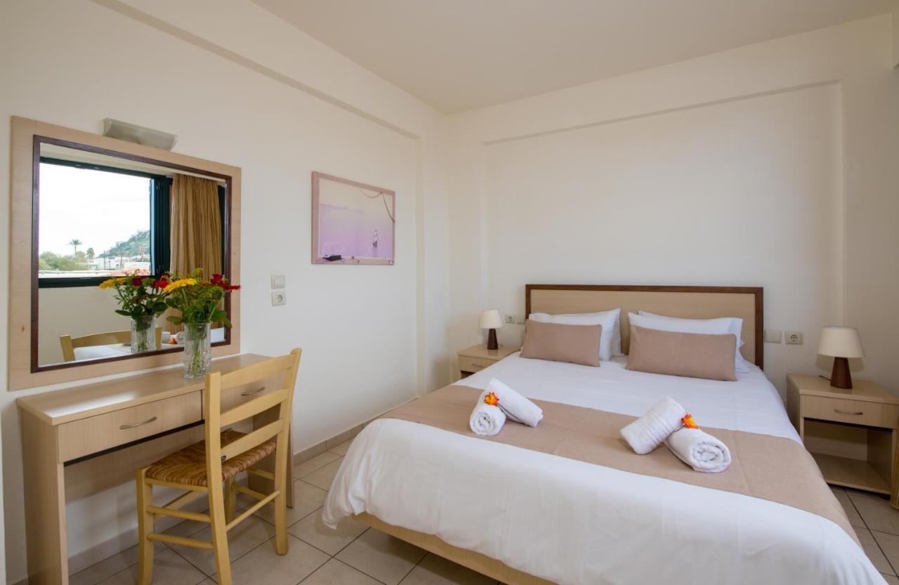 Margarita Beach Hotel Agia Marina Buitenkant foto