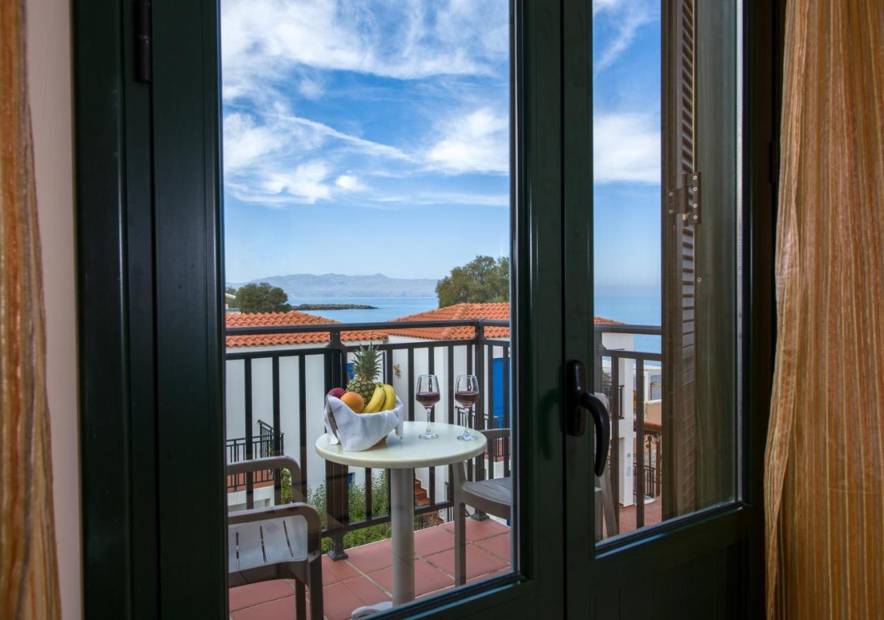 Margarita Beach Hotel Agia Marina Buitenkant foto