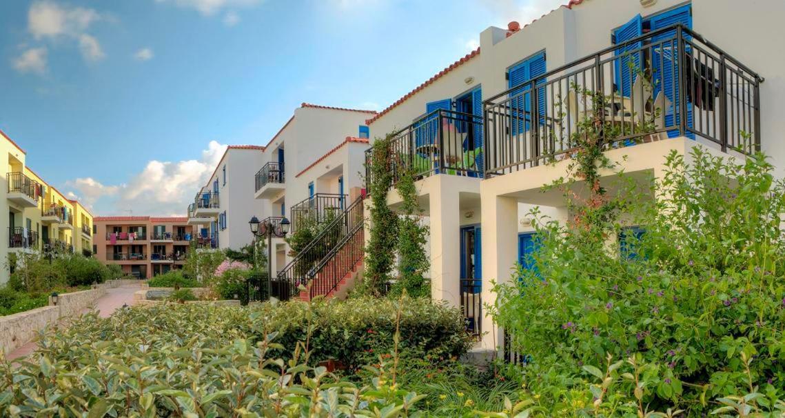 Margarita Beach Hotel Agia Marina Buitenkant foto