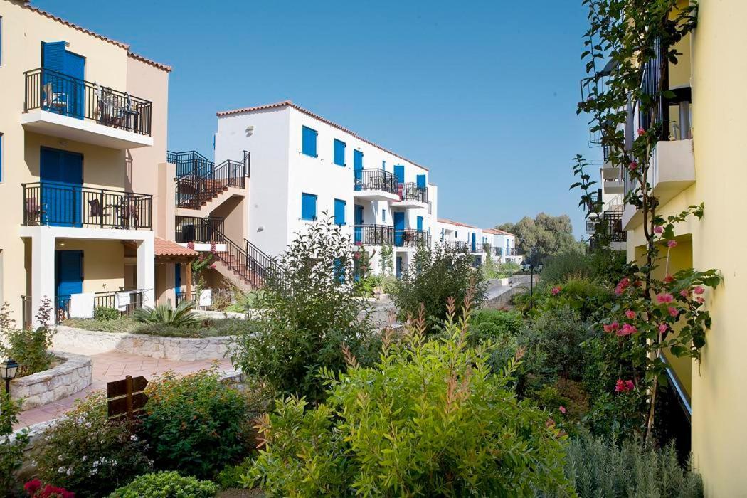 Margarita Beach Hotel Agia Marina Buitenkant foto