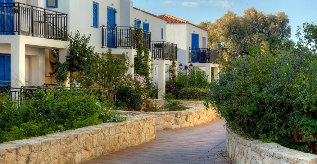 Margarita Beach Hotel Agia Marina Buitenkant foto