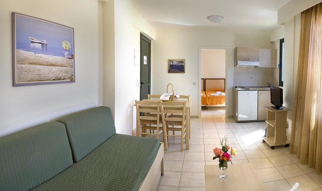 Margarita Beach Hotel Agia Marina Kamer foto